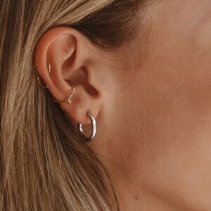 NIB Atolea Medium Silver Hoops Earrings